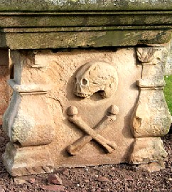 Tablestone Skull at Innerwick Church
